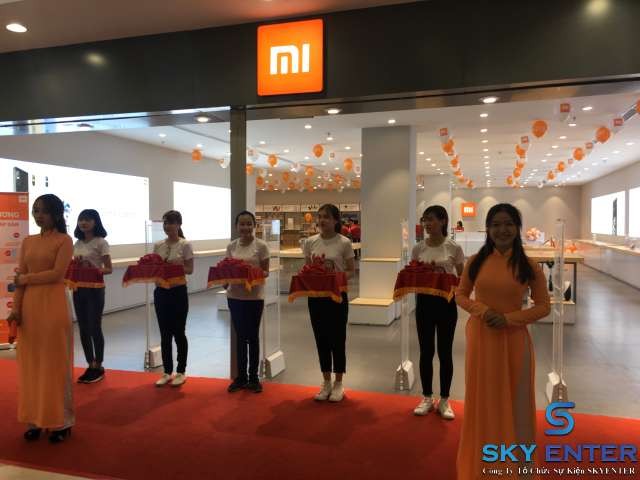 Cho Thuê Thiết Bị Khai Trương Chuỗi Showroom Điện Thoại Xiaomi